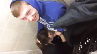 student blowjob in the toilet