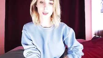 amyglory Sexy lady jerks off pussy with vibrator