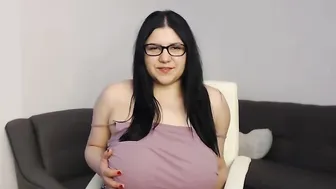 loving_adelle runet wriggles in front of webcam