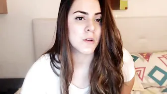 camilalopesex A young queen fucks both holes