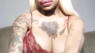 creamyexotica Slender chick sucks penis gentleman