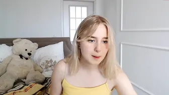 katcontrol cute babe in stockings massages vagina with hand