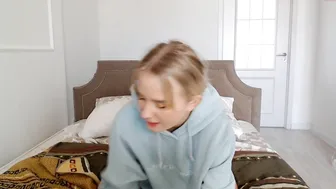 katcontrol wonderful bitch shows tits