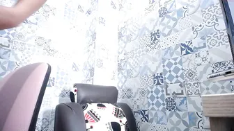 isis_loveyes_ a hot bitch jumps on a sex toy