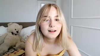 katcontrol lustful brunette girl gets her pussy fucked