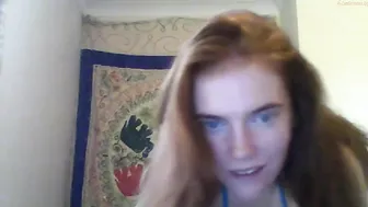 gingertwins dark haired babe fucks pussy