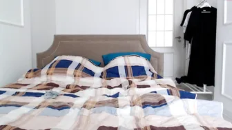 katcontrol cute girl shows sexy body