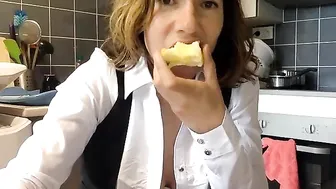 french_lolita dancing naked and pulling pussy