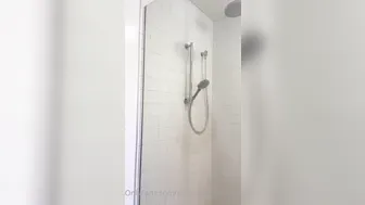 miss_swedish_bella onlyfans played with tits