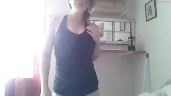 mimi_applebaum sexy babe dancing striptease