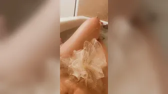 milenah_nalemi onlyfans thick blonde body masturbates pussy