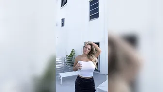 miss_swedish_bella onlyfans lustful babe caresses herself with fingers