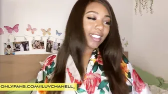iluvchanell_ onlyfans cute babe rides a sex toy