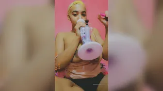 juliettesweetz onlyfans dark haired babe digging with sex machine