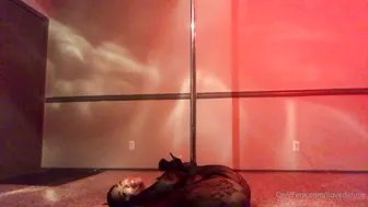 ilovedannie onlyfans crazy girl jerks off the anus in old age