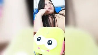 kazakiluana onlyfans mature chick pulls pussy
