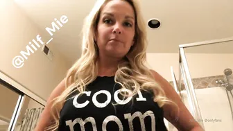 milf_mie onlyfans beautiful bitch fucks herself with a phallus