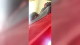 milfymacgyver onlyfans mature slut pulls pussy while lying in a chair