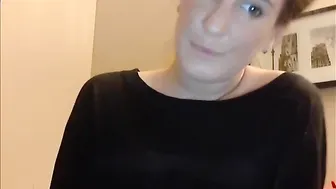 Khloee onlyfans hot chick fucks shaved pussy