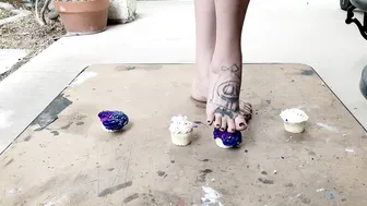 cecesfeetsies onlyfans kinky babe posing solidly