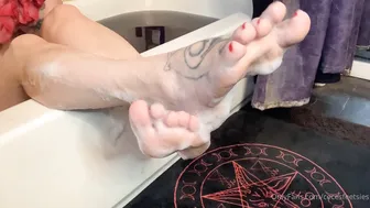 cecesfeetsies onlyfans cute prostitute fingering with sex toys