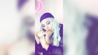 kelllikellly onlyfans whore passion takes flexible poses