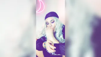 kelllikellly onlyfans whore passion takes flexible poses