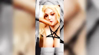 kelllikellly onlyfans shy young lady caresses anus