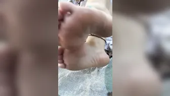 kelllikellly onlyfans cute passion pulls the cap with his fingers