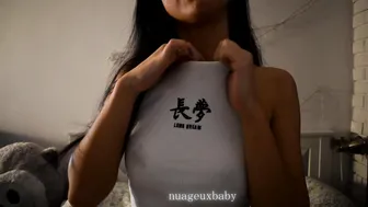 nuageuxbaby onlyfans spectacular skin cleaves the vagina with a large dildo