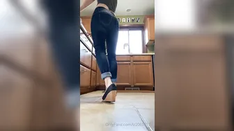 junifurmoon onlyfans seductive babe masturbates shaved cunt