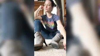 junifurmoon onlyfans shrew pussy demonstrates big tits