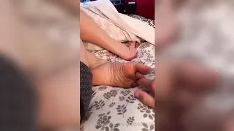 junifurmoon onlyfans gorgeous chick jerks off her pussy with phallus