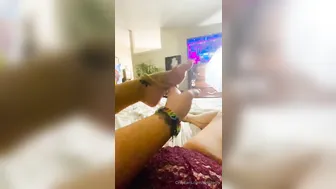 kelllikellly onlyfans gets squirt orgasm