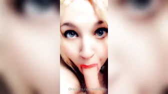 kelllikellly onlyfans caresses his holes
