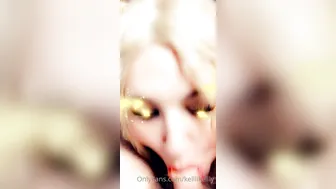kelllikellly onlyfans caresses his holes