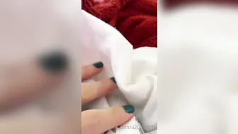 junifurmoon onlyfans hot bitch sucks dildos