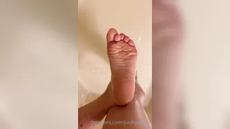 junifurmoon onlyfans beautiful slut exposes big tits