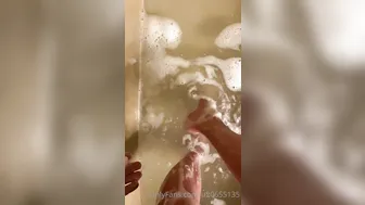 junifurmoon onlyfans girl with a beautiful body performs a striptease