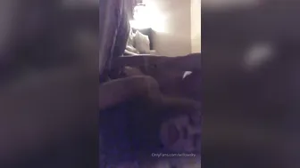 willowsky onlyfans big breasted harlot massages nipples