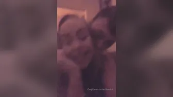 willowsky onlyfans big breasted harlot massages nipples