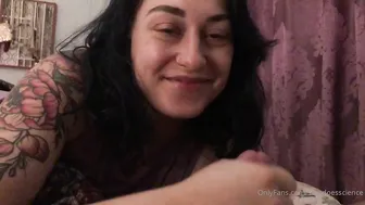 saradoesscience onlyfans jerking whore on the background of new york