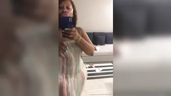 cherokeedass onlyfans girl with a beautiful body performs a striptease