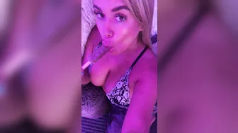 chantelzales onlyfans elegant blonde dabbles with dildo