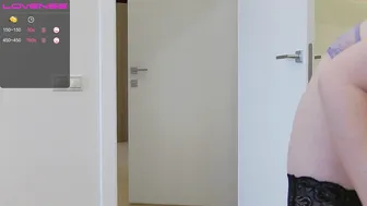 kudetty big tit blonde squeezes dairy charms