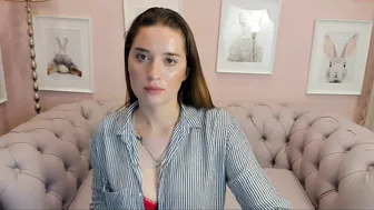 hannahsparrow sexy blonde gets her pussy fucked