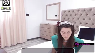 bellejai tempting chick fingering pussy