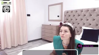 bellejai tempting chick fingering pussy