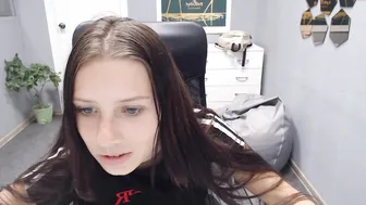 gravityfolz openwork schoolgirl ¢ ™ magically pulls pussy