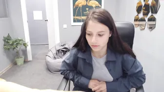 gravityfolz undresses and shows puffy bread